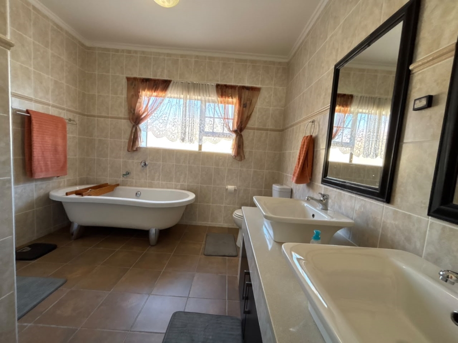 4 Bedroom Property for Sale in Diaz Beach Western Cape